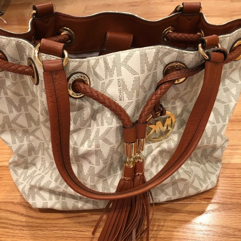 Authentic Cream Michael Kors Purse With